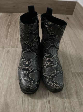 Botas Zara niña talla 35 serpiente