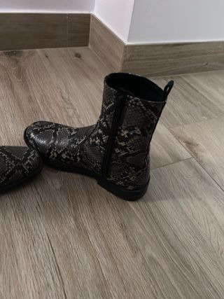 Botas Zara niña talla 35 serpiente