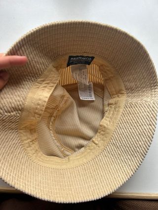 Gorro bucket Pull&Bear beige pana