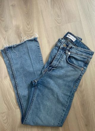 Pantalón vaquero flare ajustado Zara talla 36
