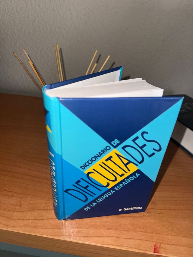 Diccionario de Dificultades de La Lengua Española
