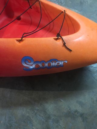 Kayak rojo y naranja 3 metros