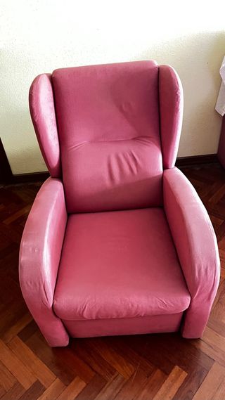 Sillón reclinable individual, en buen estado.