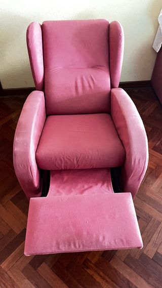 Sillón reclinable individual, en buen estado.