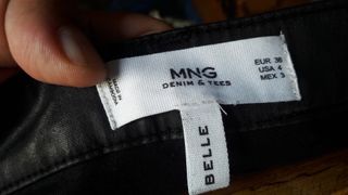 Pantalón mujer motera skinny efecto piel