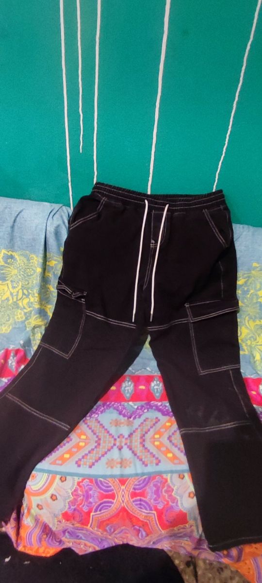 Pantalones cargo negros