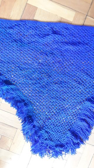 Toquilla azul con flecos para traje de baturra.