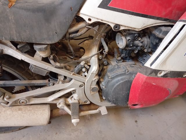 Moto Desmontada, kymko xcitin 500 sin motor. Suzuk