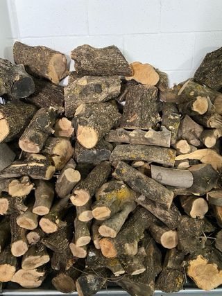 Soporte apilador para leña