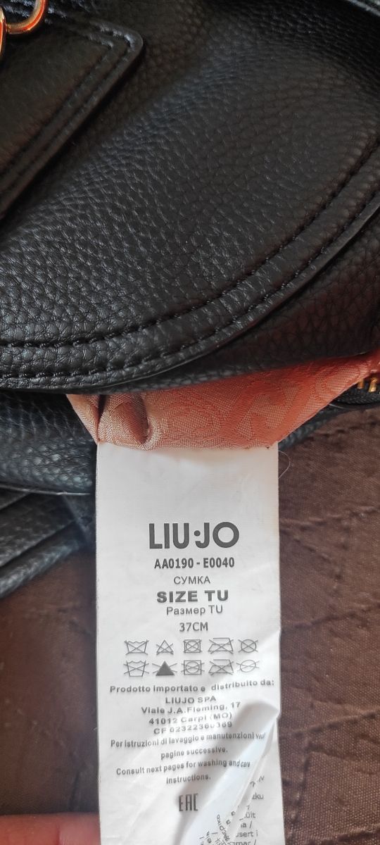 Bauletto Liu Jo nero con charm dorato