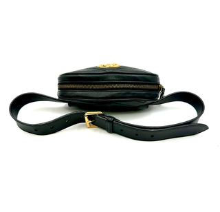 Riñonera Gucci GG Marmont Negra y Dorada