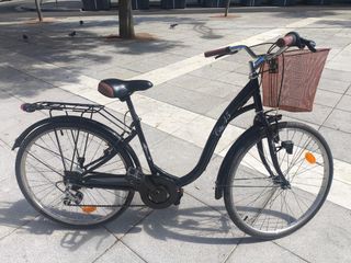 Bicicleta de paseo negra