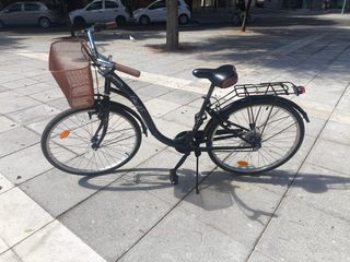 Bicicleta de paseo negra