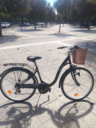 Bicicleta de paseo negra