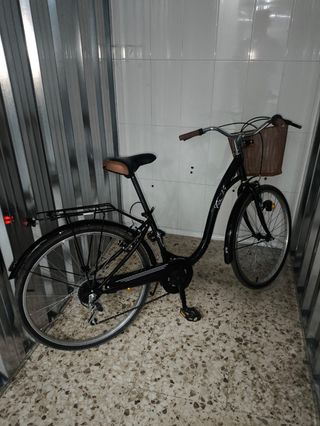 Bicicleta de paseo negra