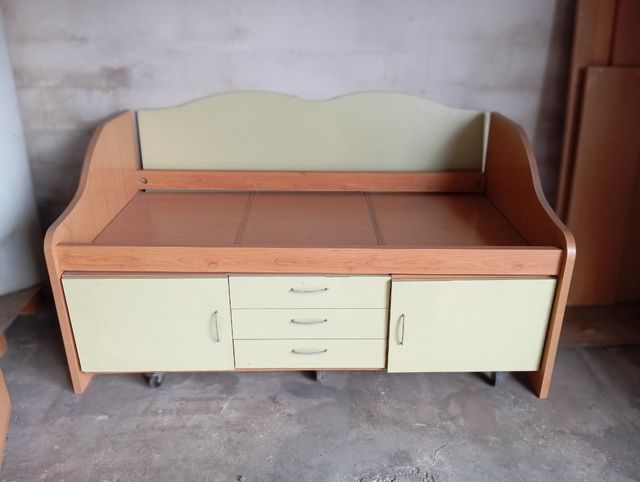 Cama con base de láminas y cajones 60€