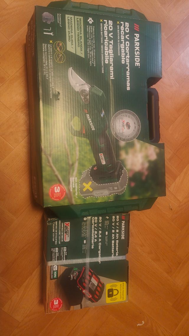 Corta ramas Parkside 20V (con  batería)