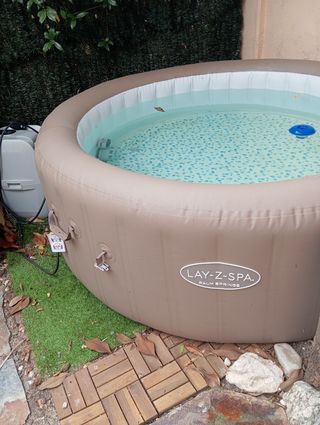Jacuzzi Lay-Z-Spa Exterior Marrón