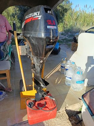 Remolque y motor pará embarcación y piragua 40 eur