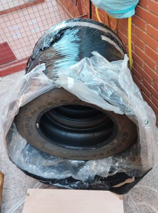 2 Neumáticos Goodyear 235/65 R17