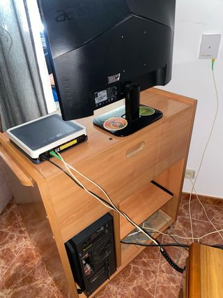 Mesa escritorio madera con ruedas