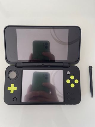 New Nintendo 2DS XL Edición Mario Kart 7