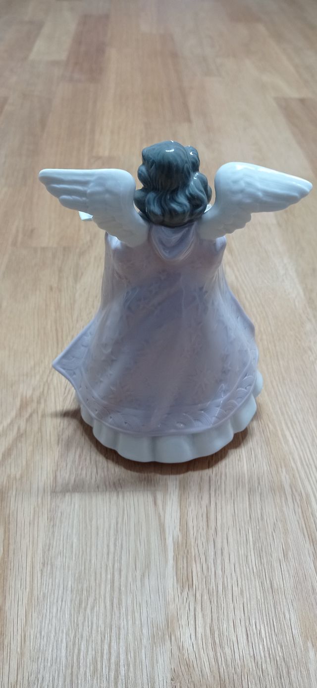 Figura Lladro Ángel con Pergamino