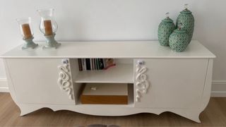 Vitrina blanca diseño cristal y mueble para Tv 