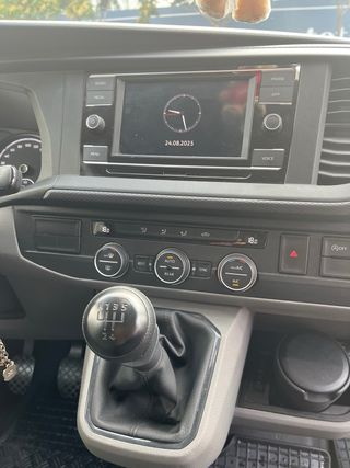 Volkswagen Caravelle 2023