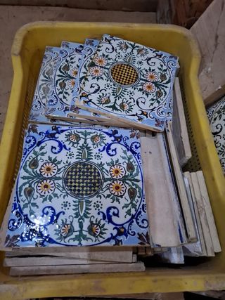 Conjunto de azulejos antiguos pintados a mano