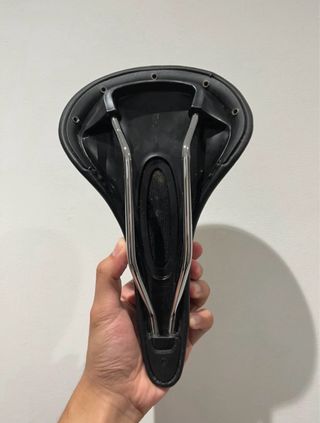 Sillín de bicicleta negro