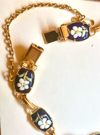 Pulsera chapada en oro con flores