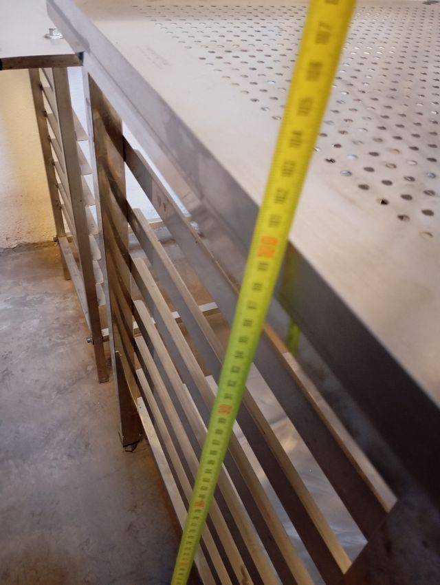 Carros de acero inoxidable para bollería y pan.