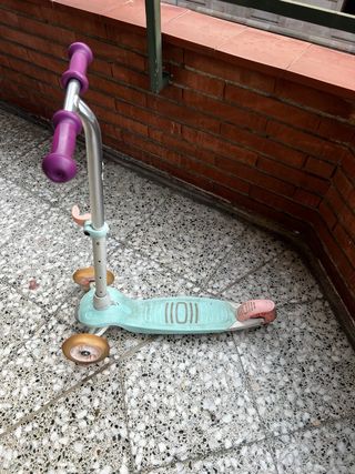 Patinete Oxelo 3 ruedas luces