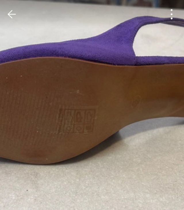 Sin estrenar, zapatos destalonados morados