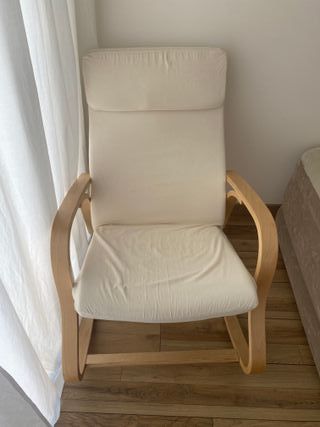Mecedora de lactancia de madera