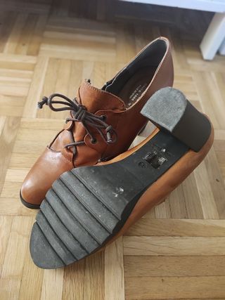 Botines de piel tacón alto cordones talla 38