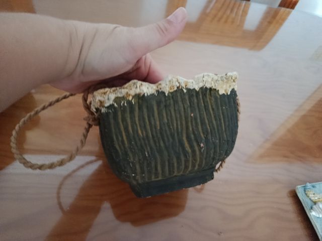 Macetas decorativas de cerámica y yute