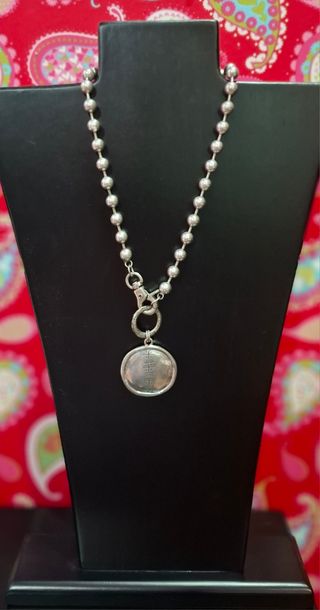 Collar desmontable con colgante