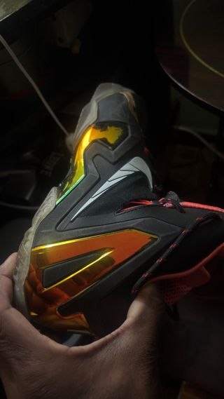 Nike LeBron 11 Elite Negro Dorado