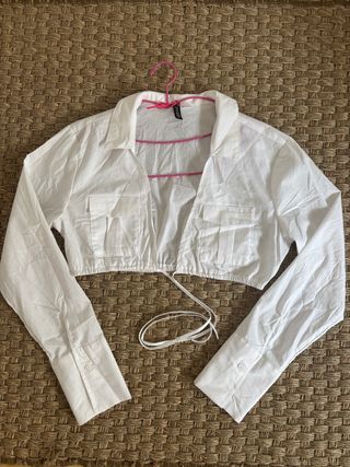 Camisa crop blanca manga larga