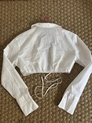 Camisa crop blanca manga larga