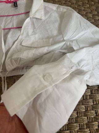 Camisa crop blanca manga larga