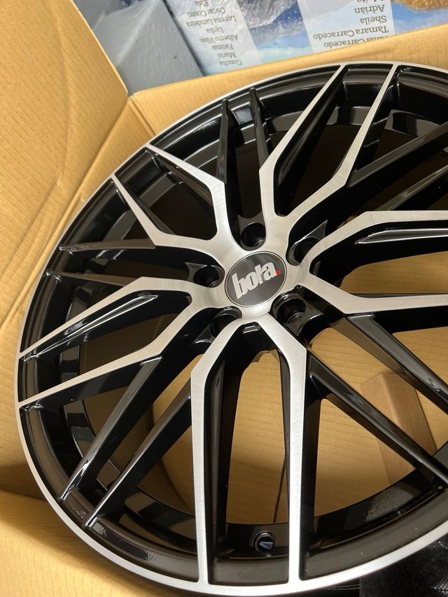 Llantas Multivan Bola 22