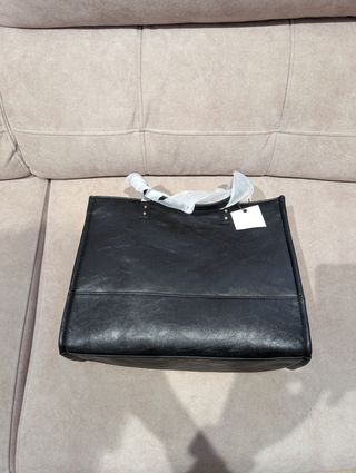 Bolso mediano Marca Pull and Bear negro
