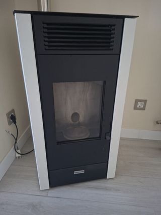 Stufa a pellet da 11kW 3 mesi di utilizzo