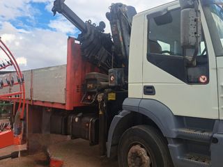 Camión Iveco Grúa Hiab 288