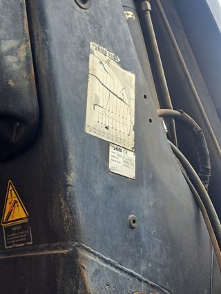 Camión Iveco Grúa Hiab 288