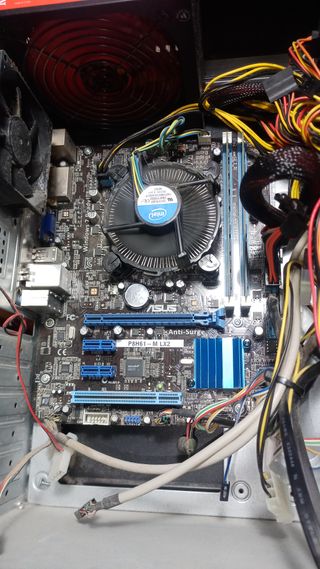 Placa Base ASUS P8H61-M LX R2.0+i3 2100+4G DDR3