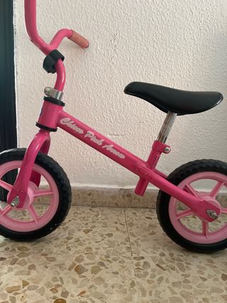 Bicicleta rosa y patinete azul los dos con 10€